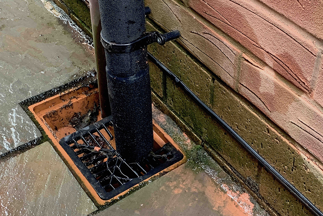 Professional way to prevent condensate pipes freezing Heating